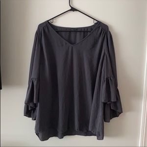 Grey flowy top with ruffle sleeves 2x 18/20 Torrid